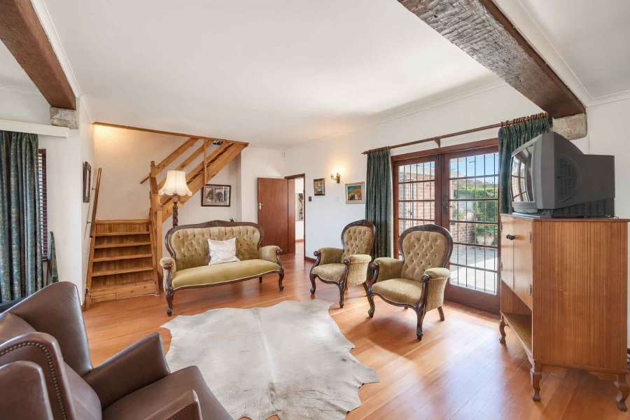 4 Bedroom Property for Sale in Westcliff Western Cape